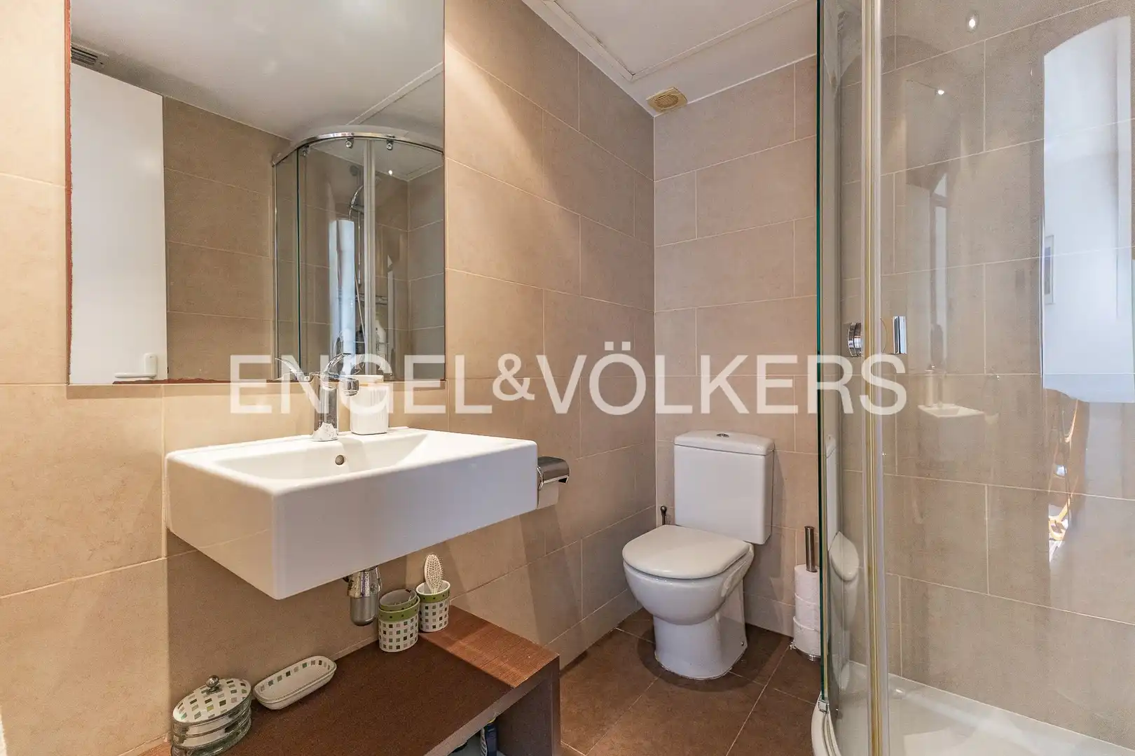 Baño de Casa o chalet en venta en Barcelona con Aire acondicionado, Calefacción y Jardín privado