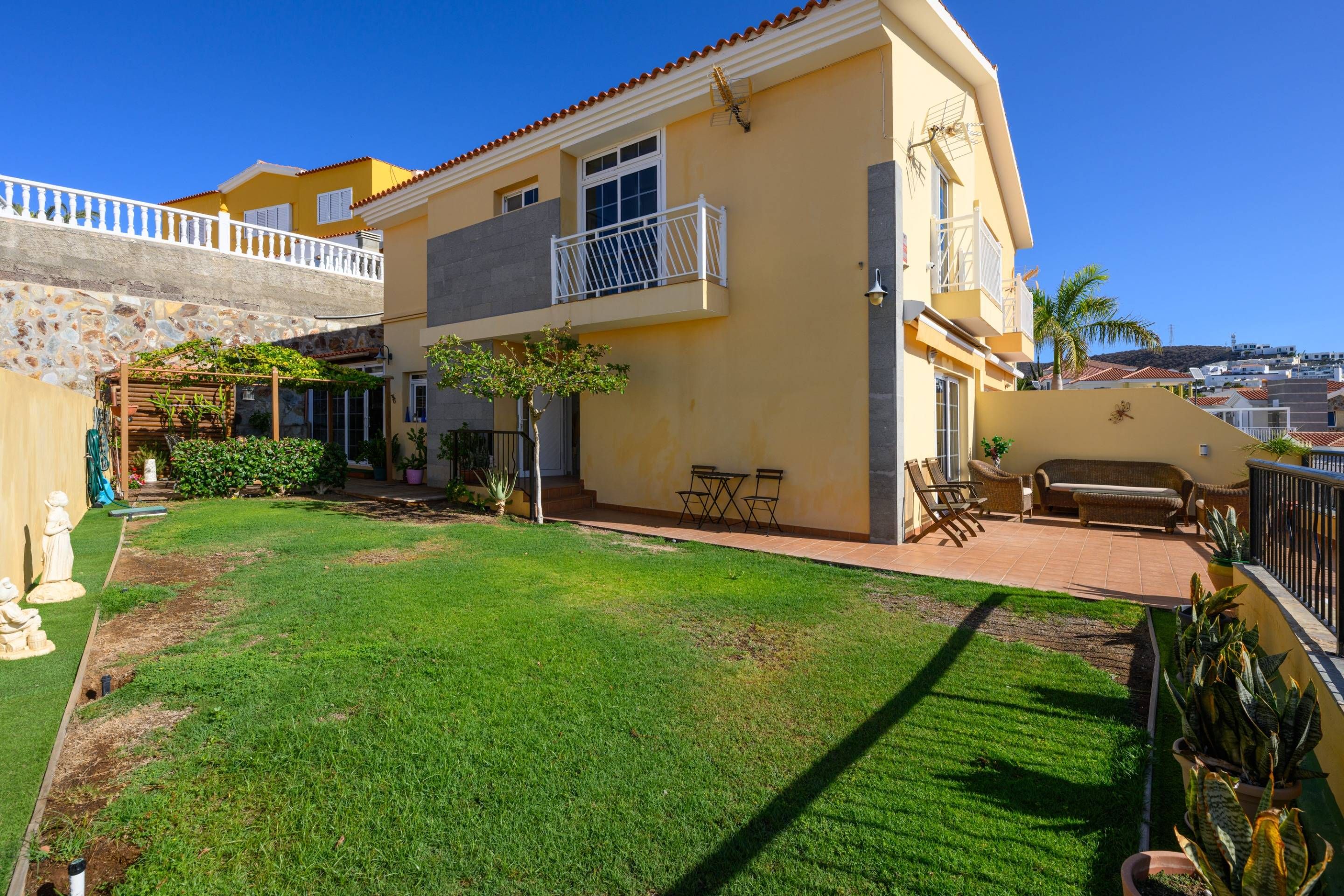 Vista exterior de Casa adosada en venta en Mogán con Jardín privado, Terraza y Trastero