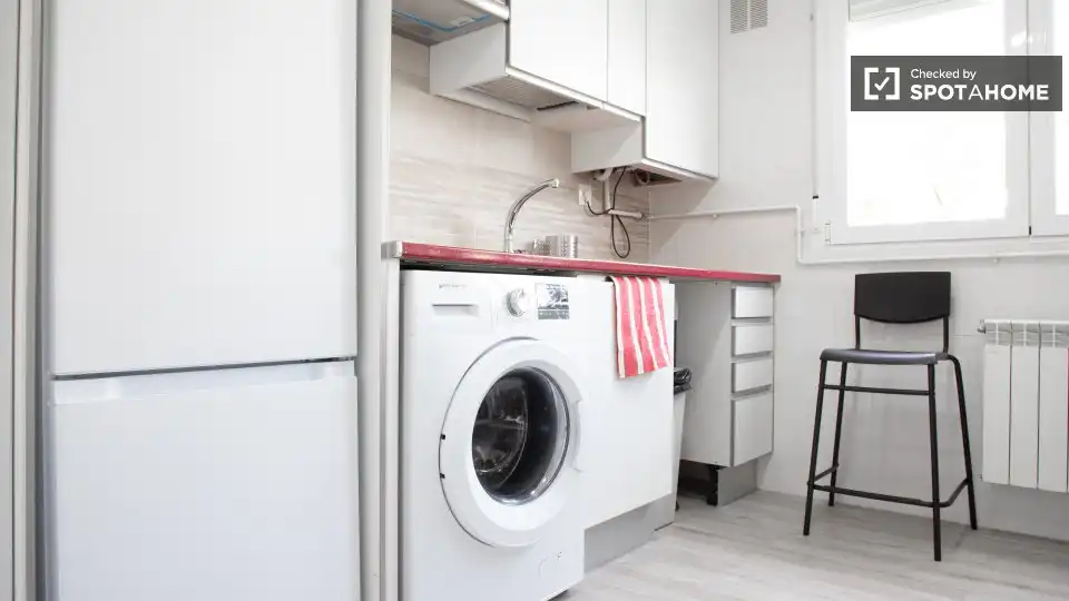 Kitchen of Flat for rent in Madrid  with Air Conditioner, Heating and Furnished