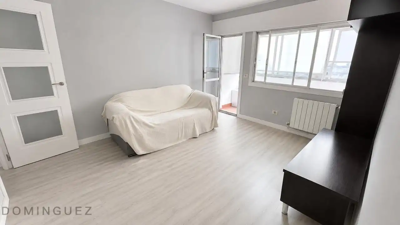 Bedroom of Flat for rent in Vigo   with Heating, Furnished and Balcony