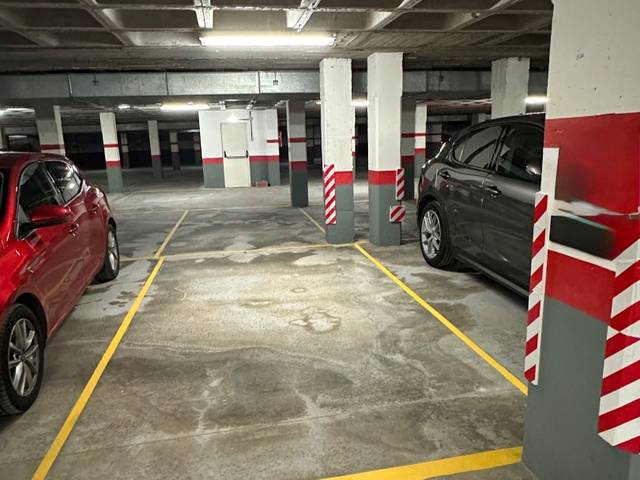 Garaje en Alquiler en Calle General Sabino Fernández Campo, 36 en Teatinos - Los Prados