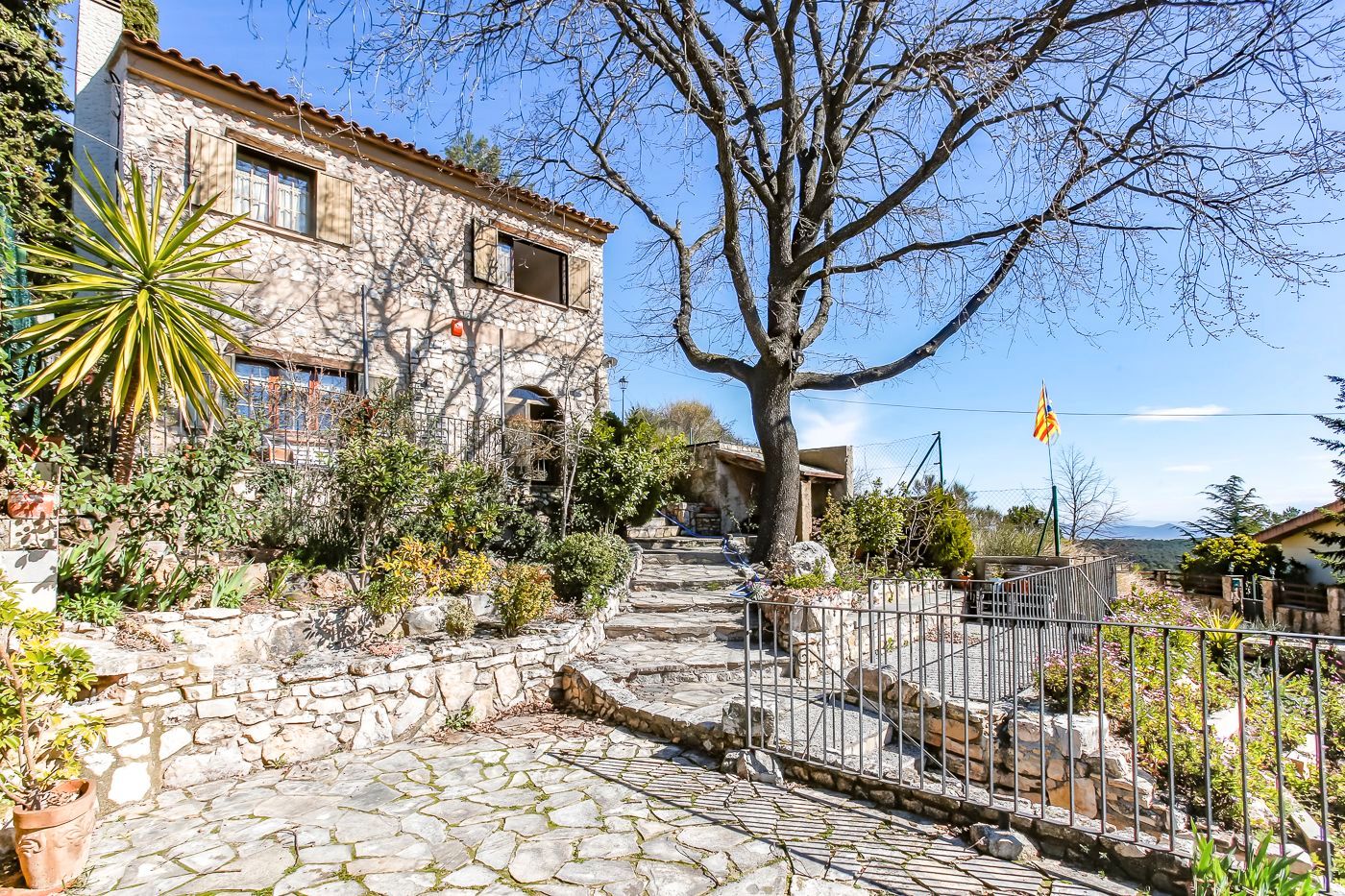 Exterior view of Country house for sale in Mont-ral