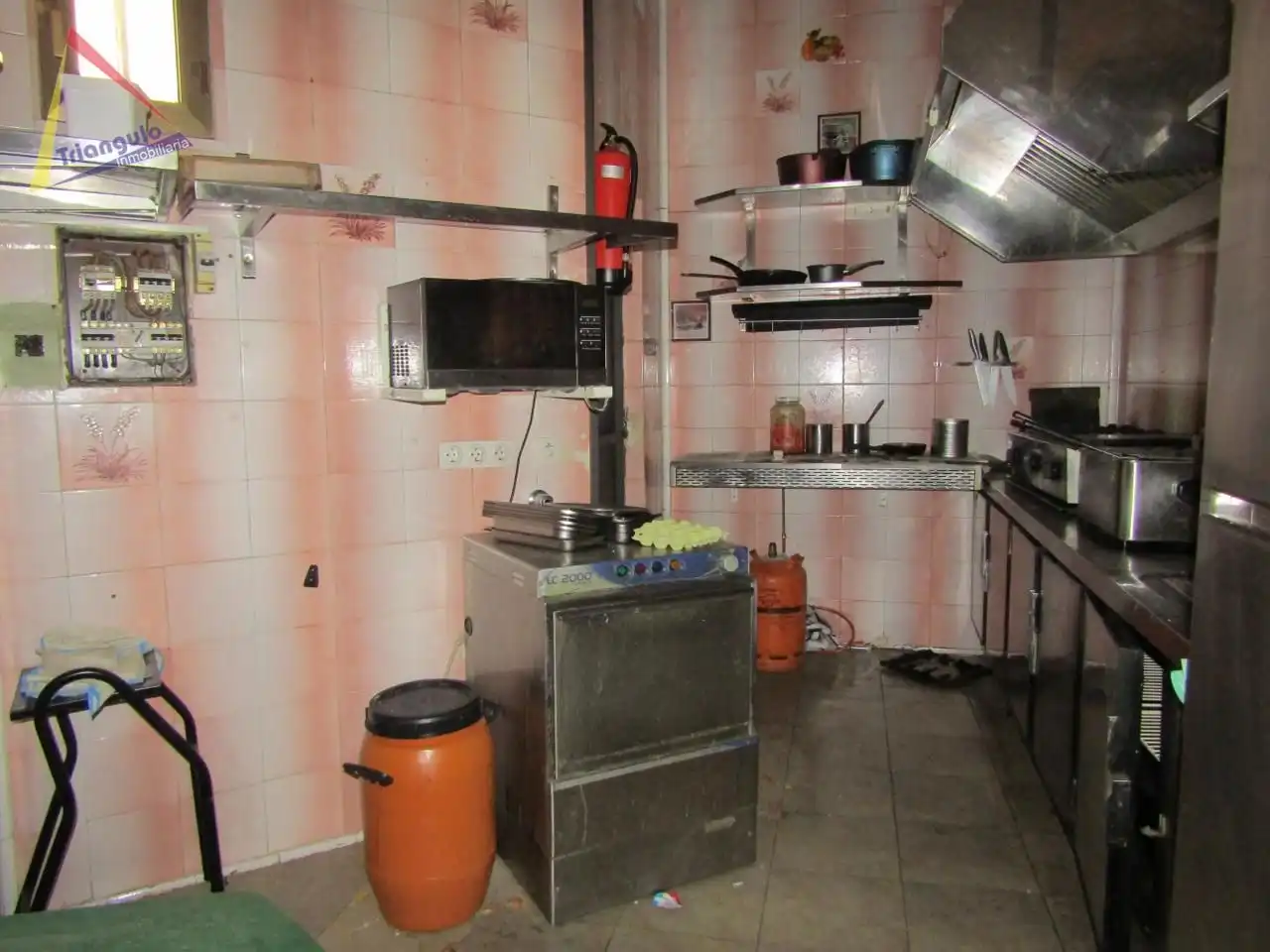 Cuina de Local en venda en Segovia amb Aire condicionat