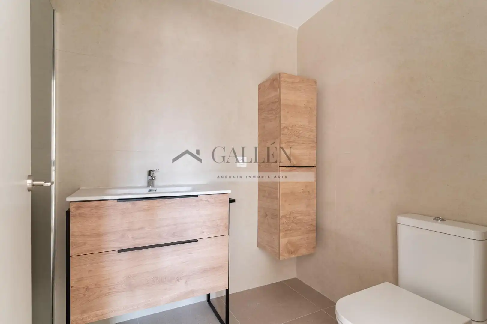 Baño de Piso en venta en Castellón de la Plana / Castelló de la Plana con Aire acondicionado, Calefacción y Terraza