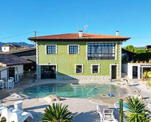 Vista exterior de Casa o xalet en venda en Llanes amb Calefacció, Jardí privat i Terrassa