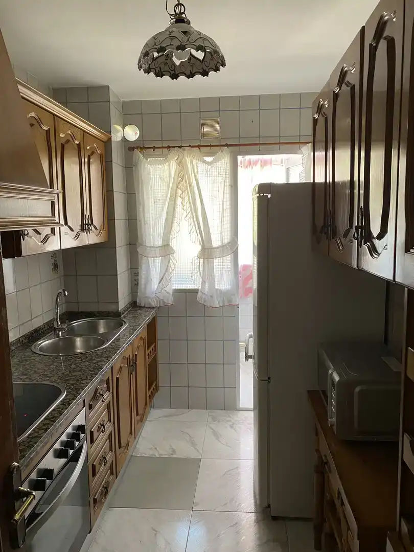 Cuina de Pis en venda en Granada amb Jardí privat, Piscina i Balcó