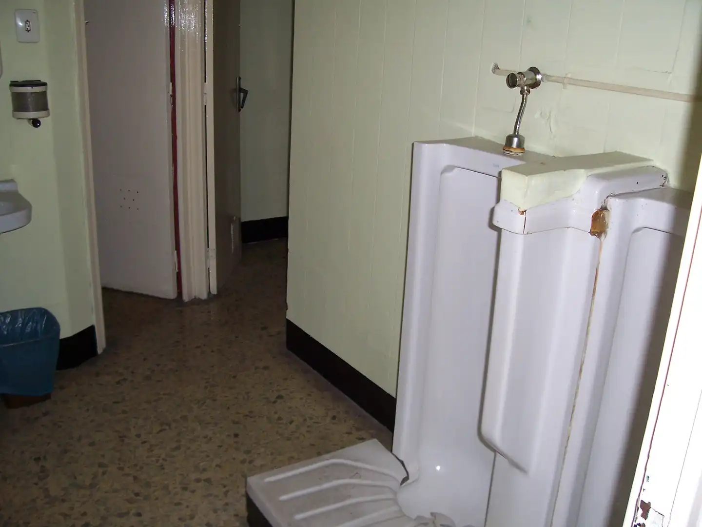Badezimmer von Geschaftsraum zum Verkauf in Zaragoza mit Klimaanlage