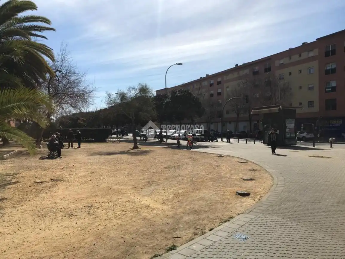 Vista exterior de Local en venta en Sevilla con Aire acondicionado y Internet