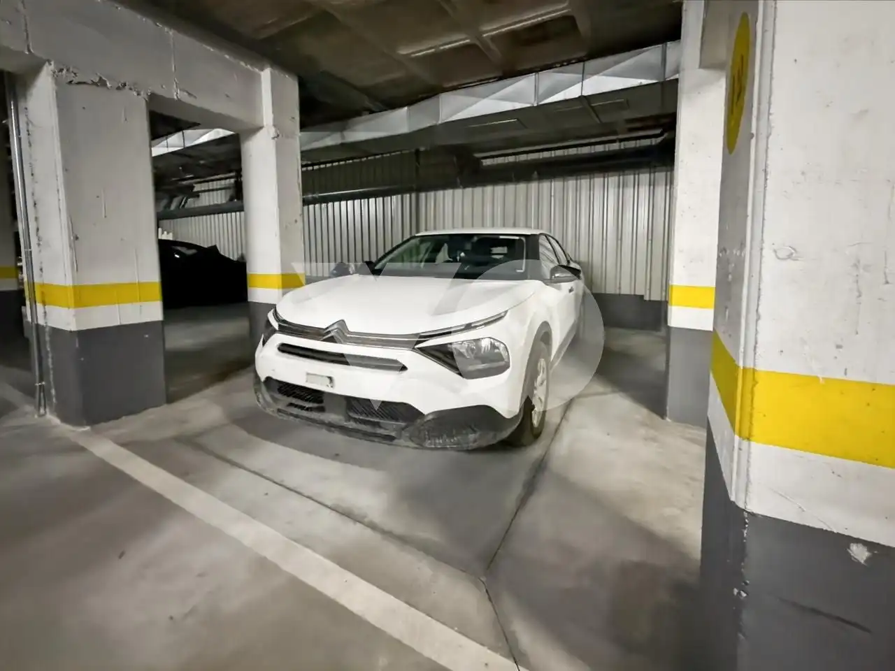 Parking de Piso en venta en Madrid con Calefacción, Parquet y Terraza