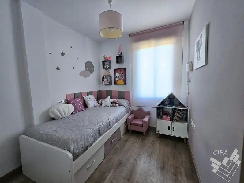 Habitación de Casa adosada en venta en Peñíscola / Peníscola con Calefacción, Jardín privado y Trastero
