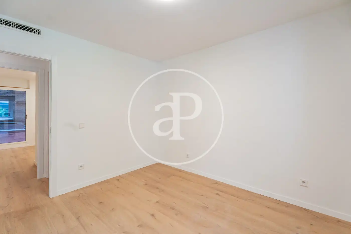 Habitación de Piso en venta en Madrid con Aire acondicionado, Calefacción y Jardín privado