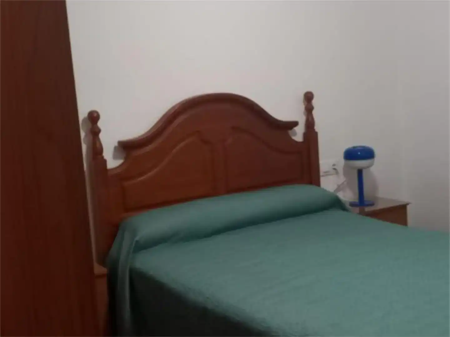 Dormitori de Casa adosada de lloguer en Chipiona amb Aire condicionat i Moblat