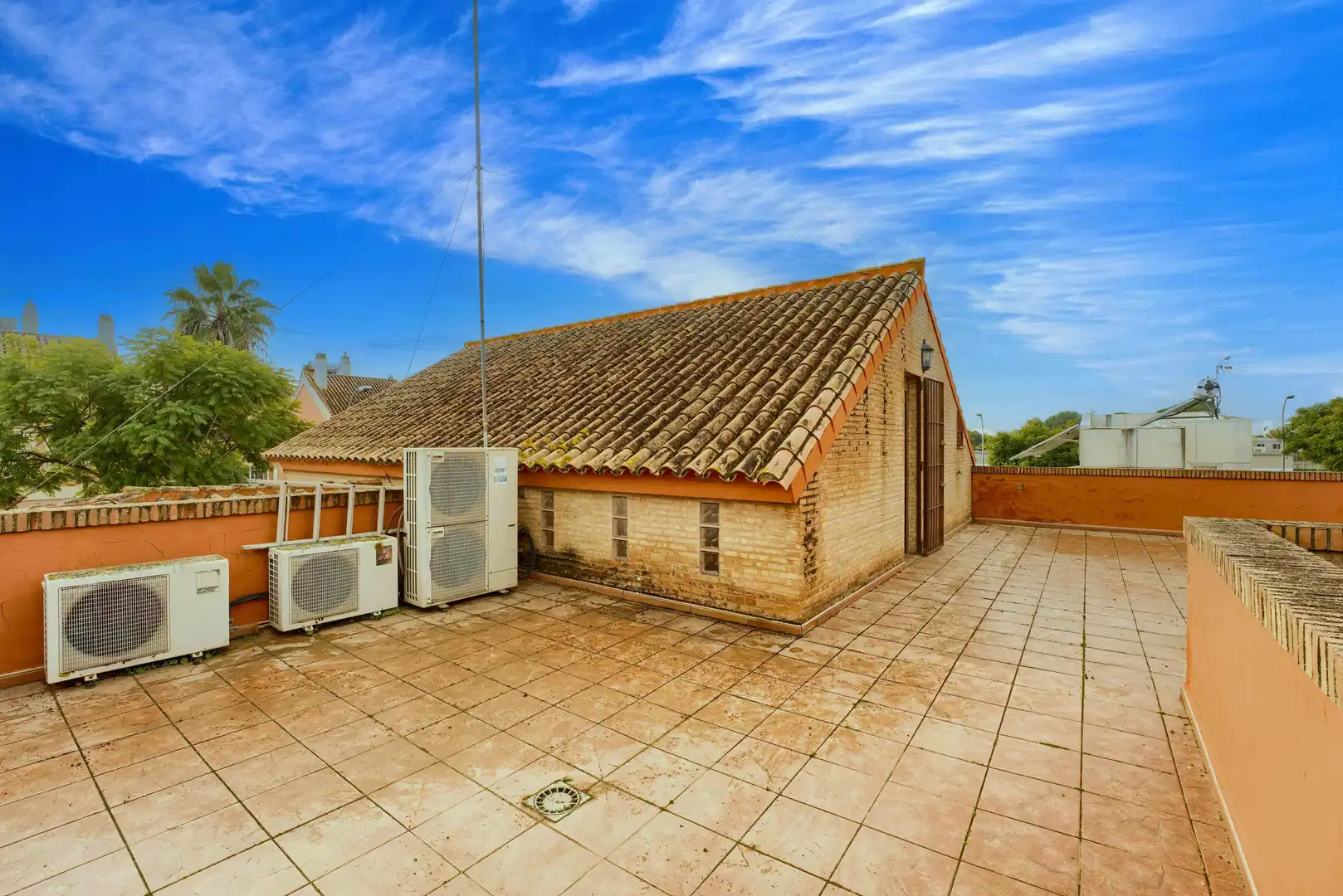 Exterior view of Houses for sale in Montequinto  with Air Conditioner, Heating and Private garden