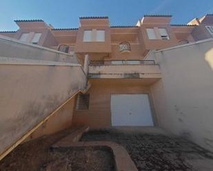 Vista exterior de Casa adosada en venda en Puertollano amb Terrassa