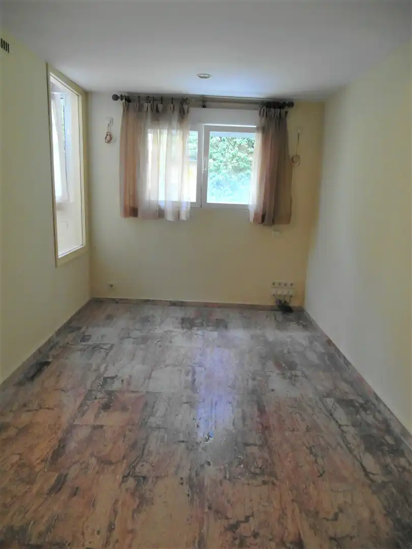 Habitación de Casa adosada en venta en Madrid con Aire acondicionado, Calefacción y Jardín privado