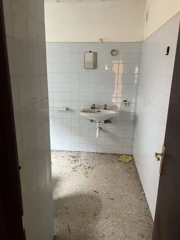 Bany de Pis en venda en Llanera amb Calefacció, Terrassa i Traster