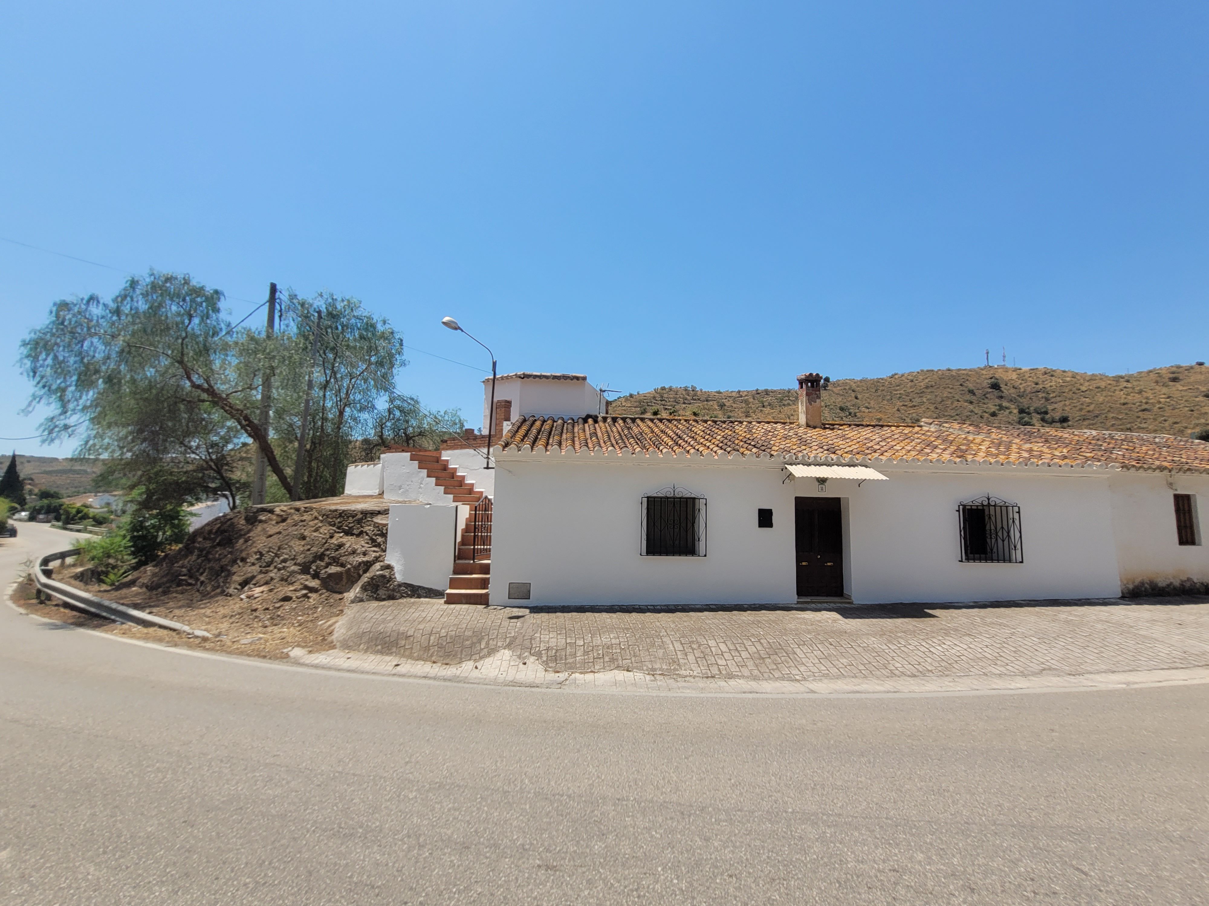 Exterior view of Single-family semi-detached for sale in Viñuela