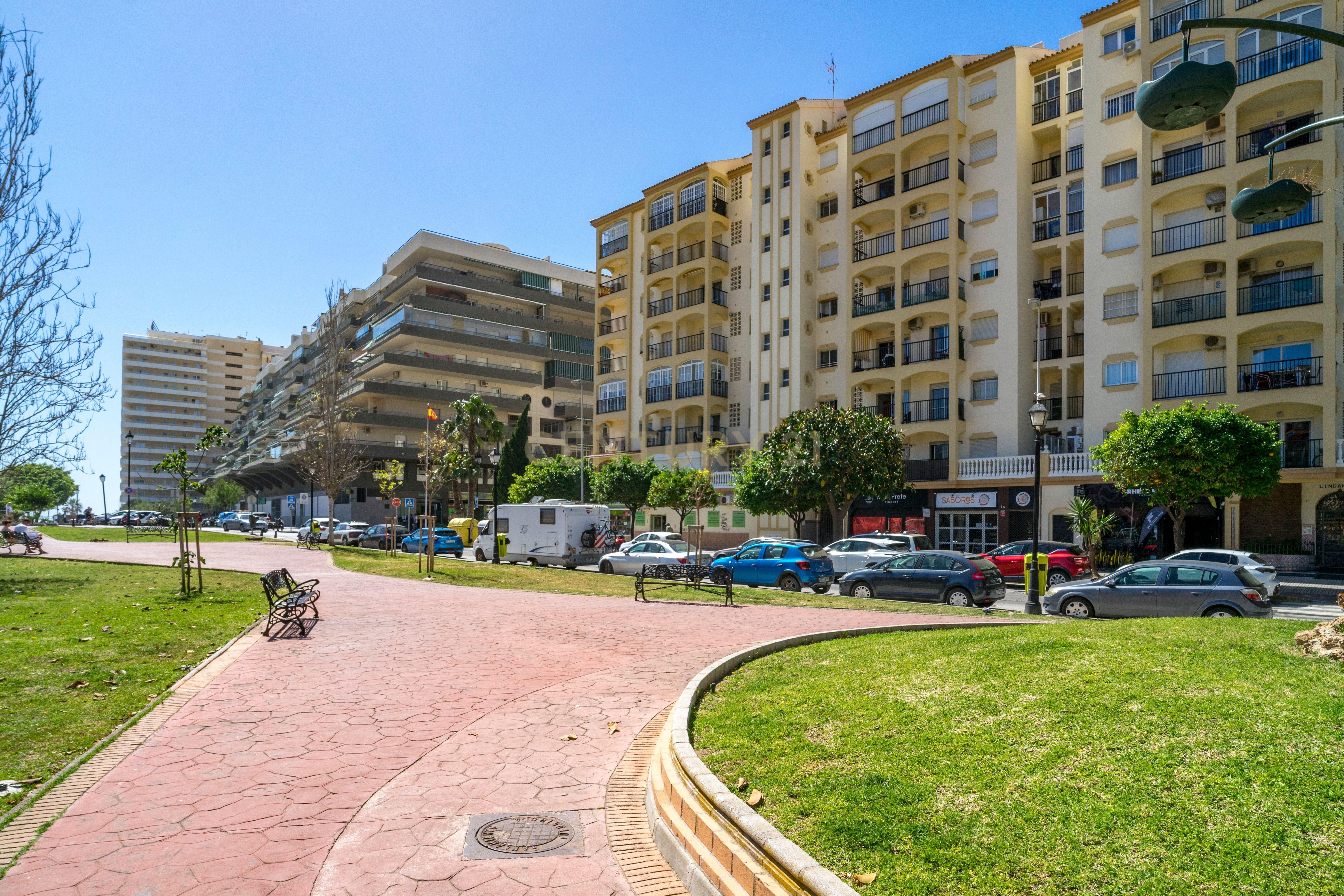 Local en venda a C. Bernabé Tierno, 3, Fuengirola, Spain, -1, Puerto Deportivo