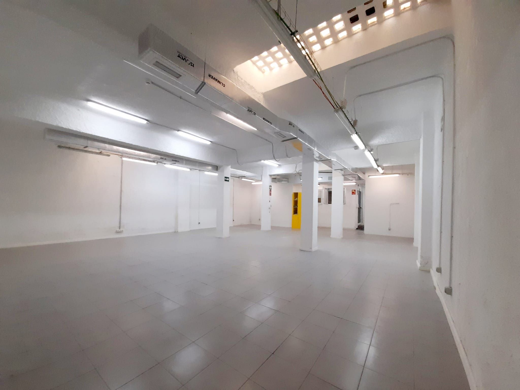 Premises for sale in  Madrid Capital  with Air Conditioner