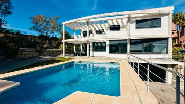 Casa-chalet en Alquiler en Calle Lila en Santa María