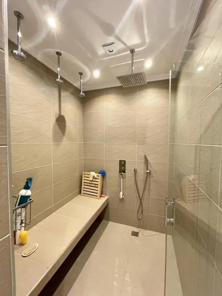Bany de Casa o xalet en venda en Las Palmas de Gran Canaria amb Jardí privat, Terrassa i Piscina