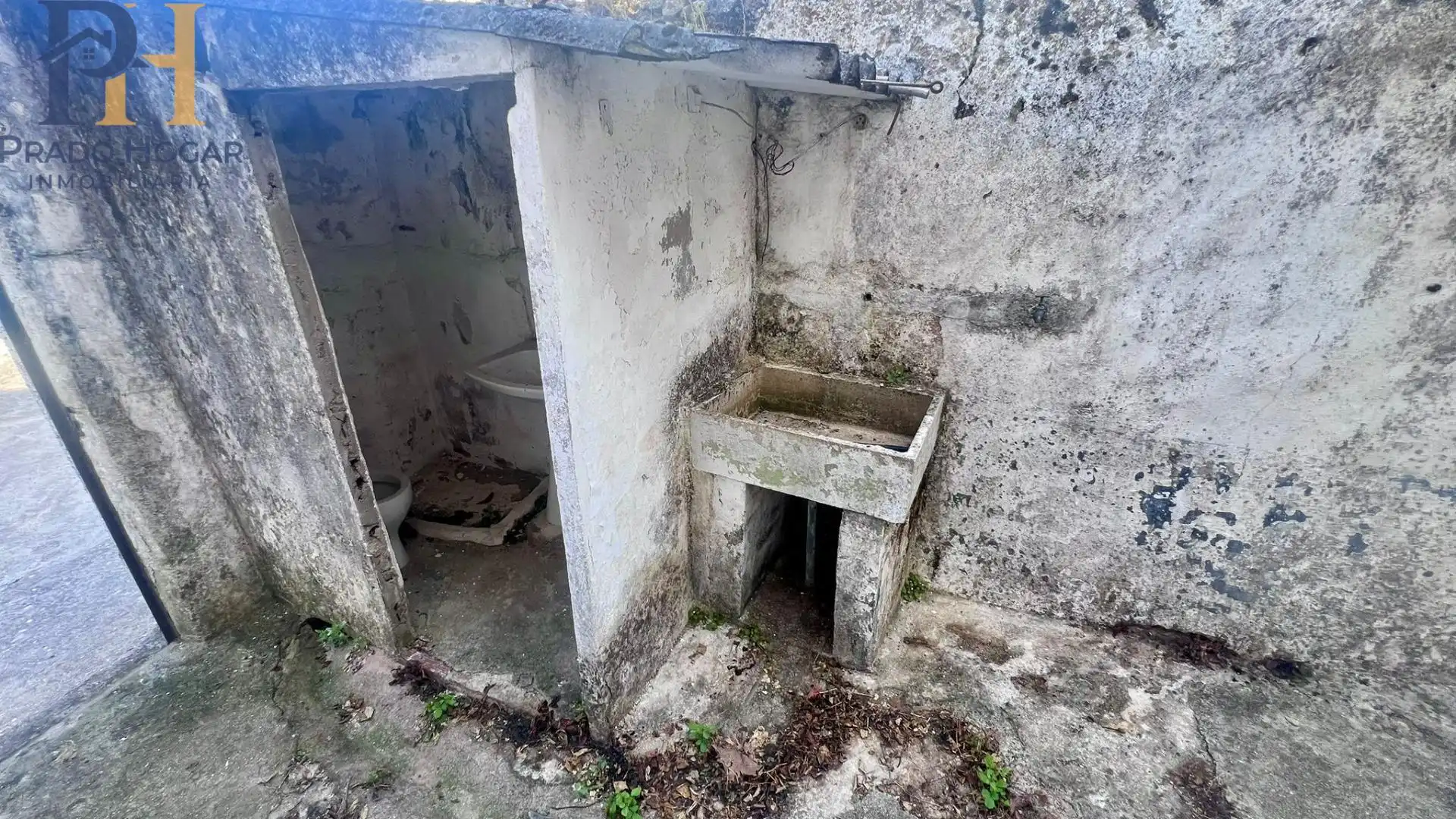 Vista exterior de Casa o xalet en venda en Montesclaros amb Balcó