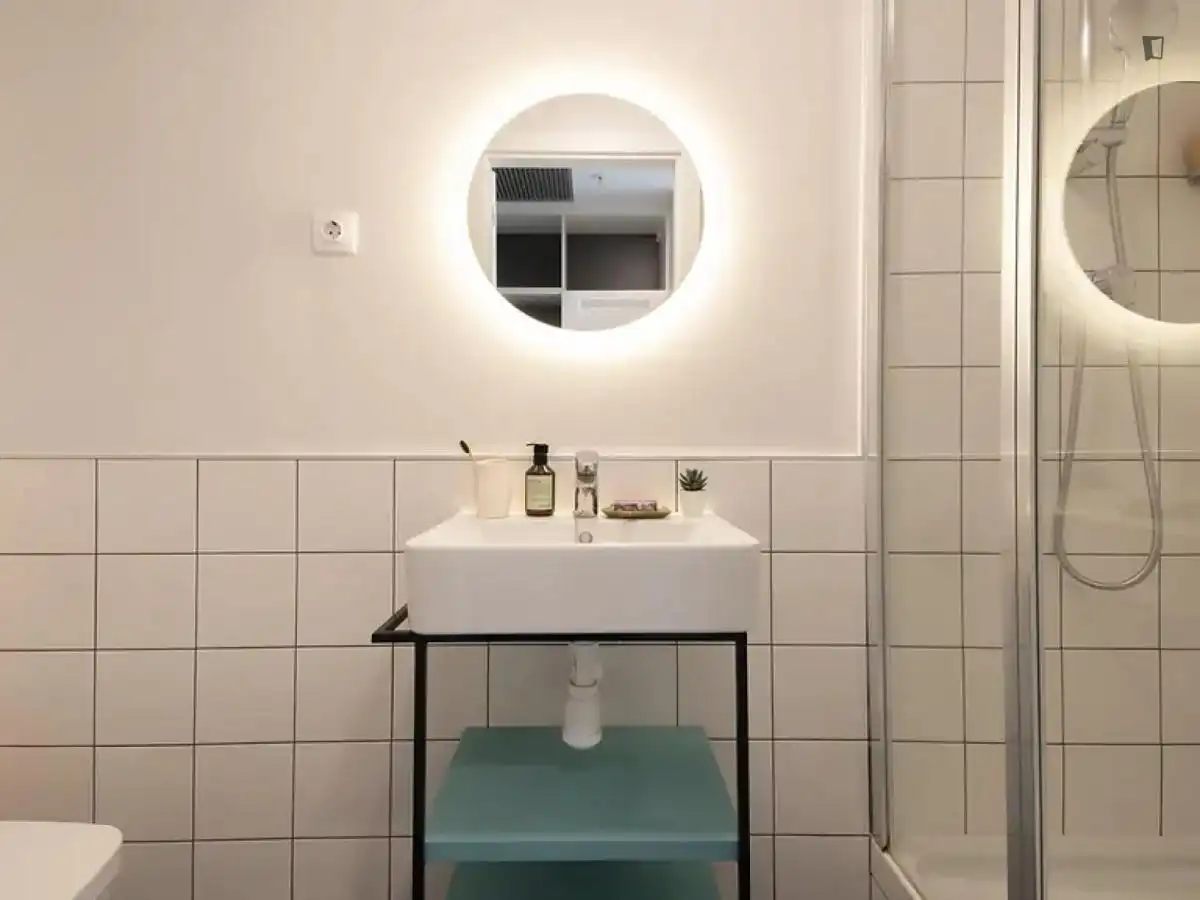 Bathroom of Flat for rent in Barcelona  with Air Conditioner, Furnished and Internet