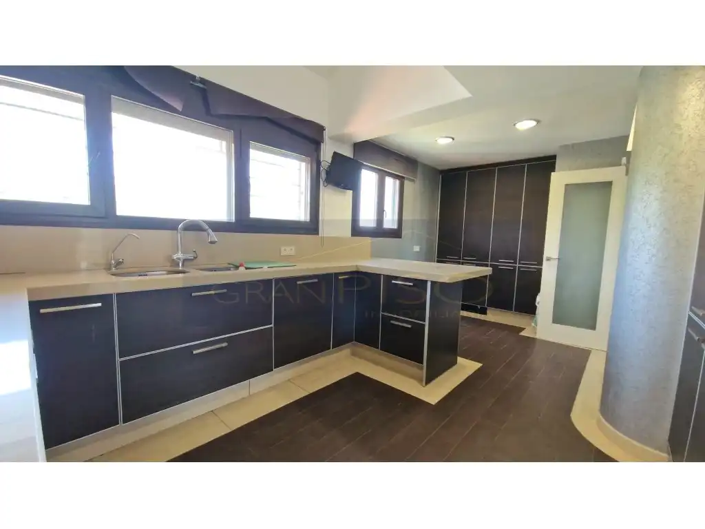 Cocina de Dúplex en venta en Estepona con Terraza y Piscina comunitaria