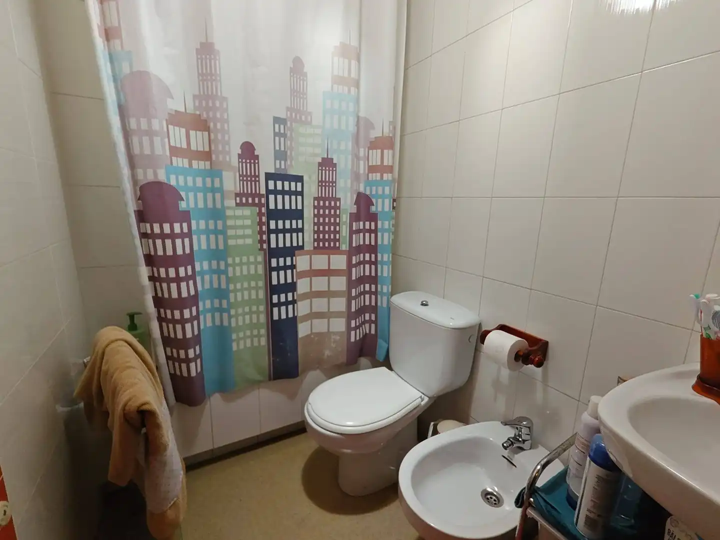Badezimmer von Maisonette zum Verkauf in Ames mit Abstellraum, Möbliert und Gemeinschaftspool
