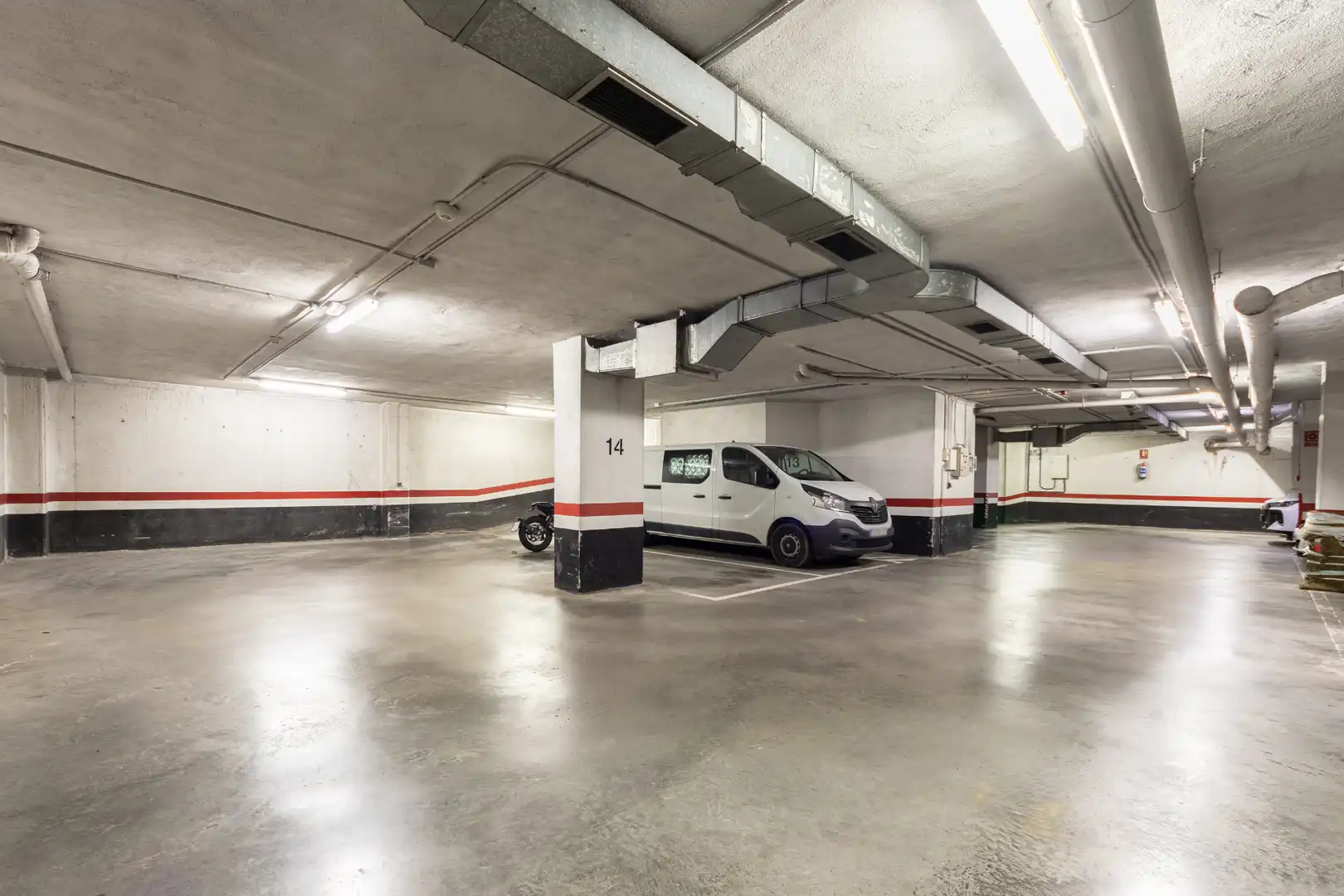 Parking de Piso en venta en Otxarkoaga - Txurdinaga