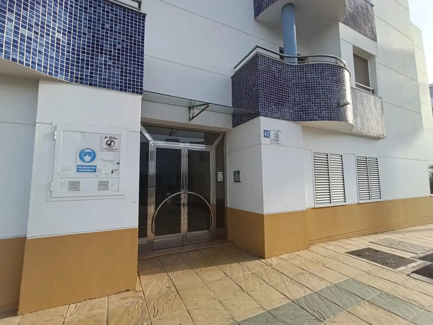 Vista exterior de Pis de lloguer en El Ejido amb Aire condicionat, Moblat i Balcó
