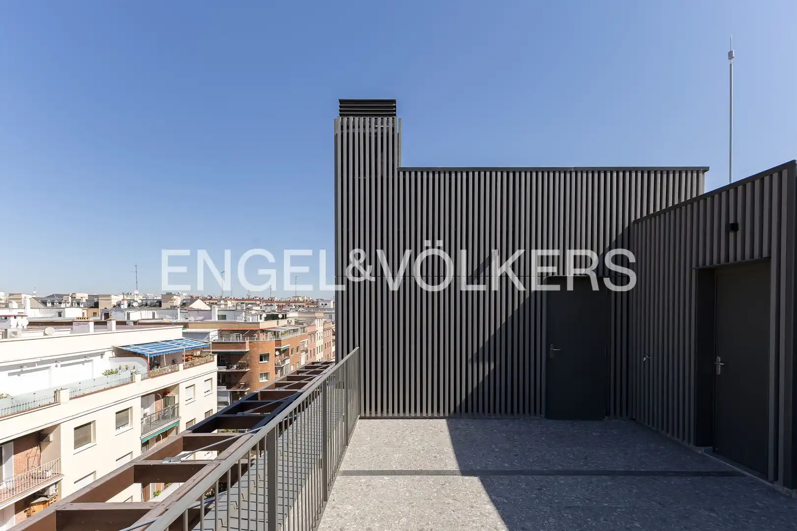 Terraza de Piso en venta en Madrid con Aire acondicionado, Calefacción y Jardín privado