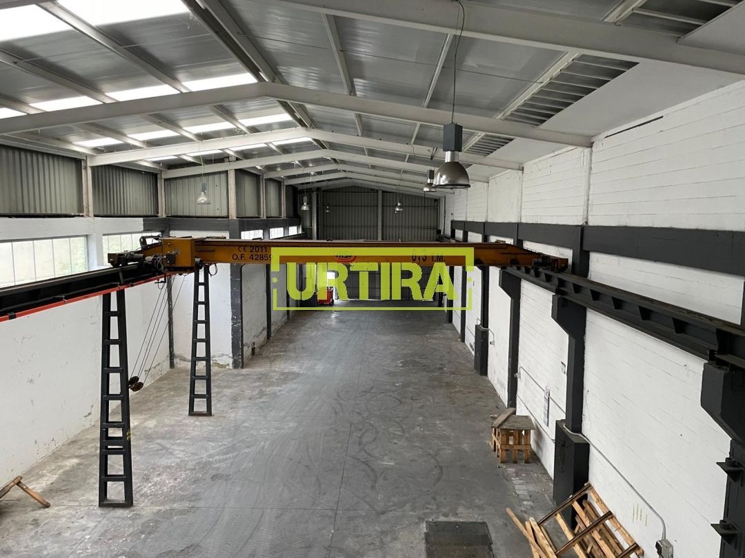 Industrial buildings to rent in Zizurkil