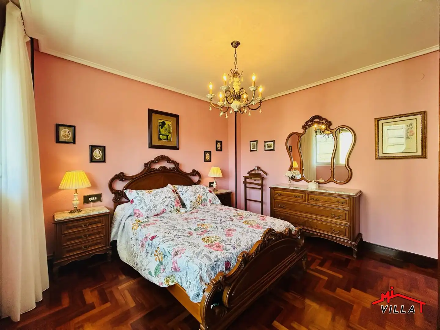 Habitación de Piso en venta en Laredo con Calefacción, Terraza y Amueblado