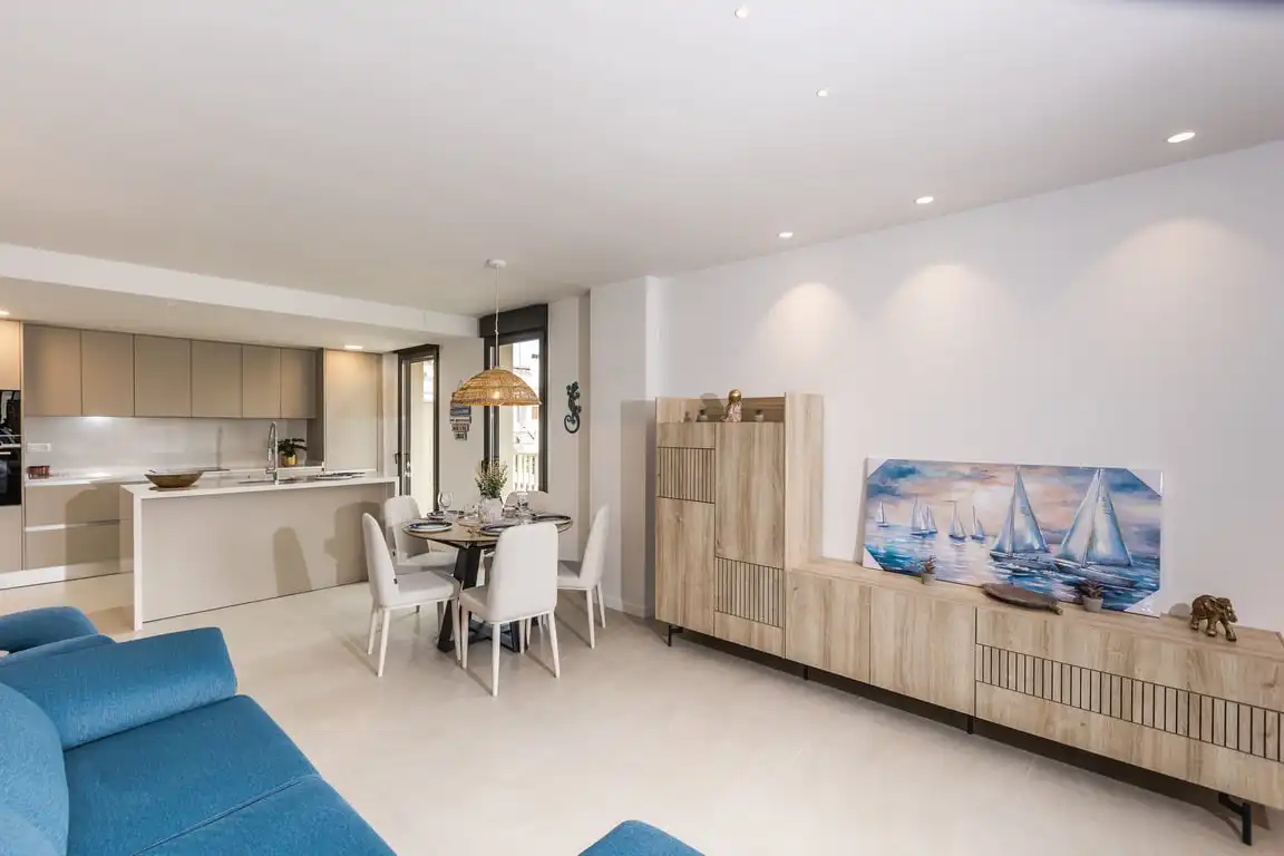 Comedor de Apartamento de alquiler en Dénia con Aire acondicionado, Jardín privado y Terraza
