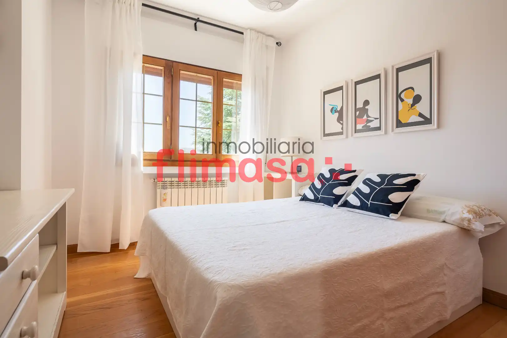 Habitación de Casa o chalet en venta en Villaviciosa de Odón con Aire acondicionado, Calefacción y Jardín privado