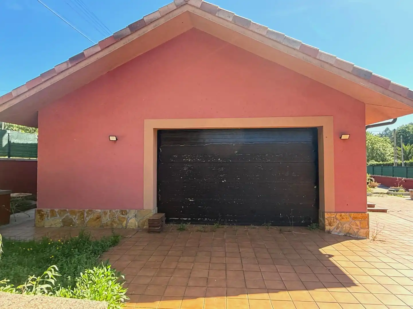 Vista exterior de Casa o chalet en venta en Castrillón con Calefacción, Jardín privado y Piscina