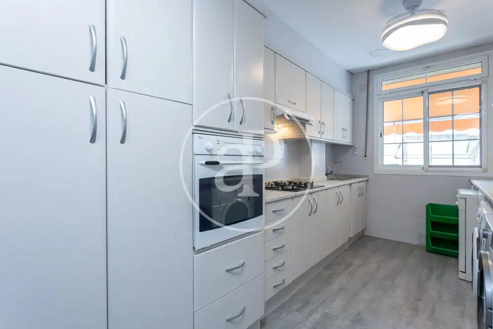 Cocina de Piso de alquiler en Valencia con Aire acondicionado, Calefacción y Balcón