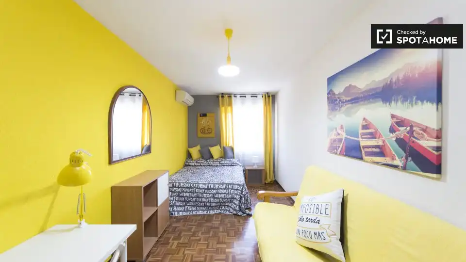 Bedroom of Flat for rent in Alcalá de Henares  with Air Conditioner, Heating and Furnished