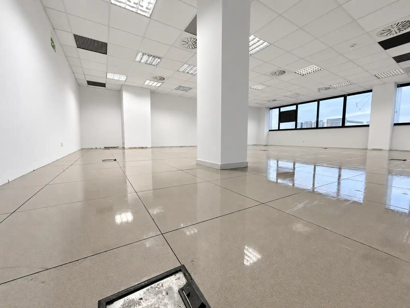 Office space with lift to rent in Polígono Parque Empresarial la Muga 11, imagen 15