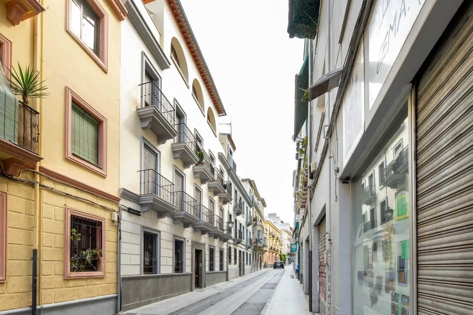 Vista exterior de Àtic en venda en Granada amb Aire condicionat i Terrassa