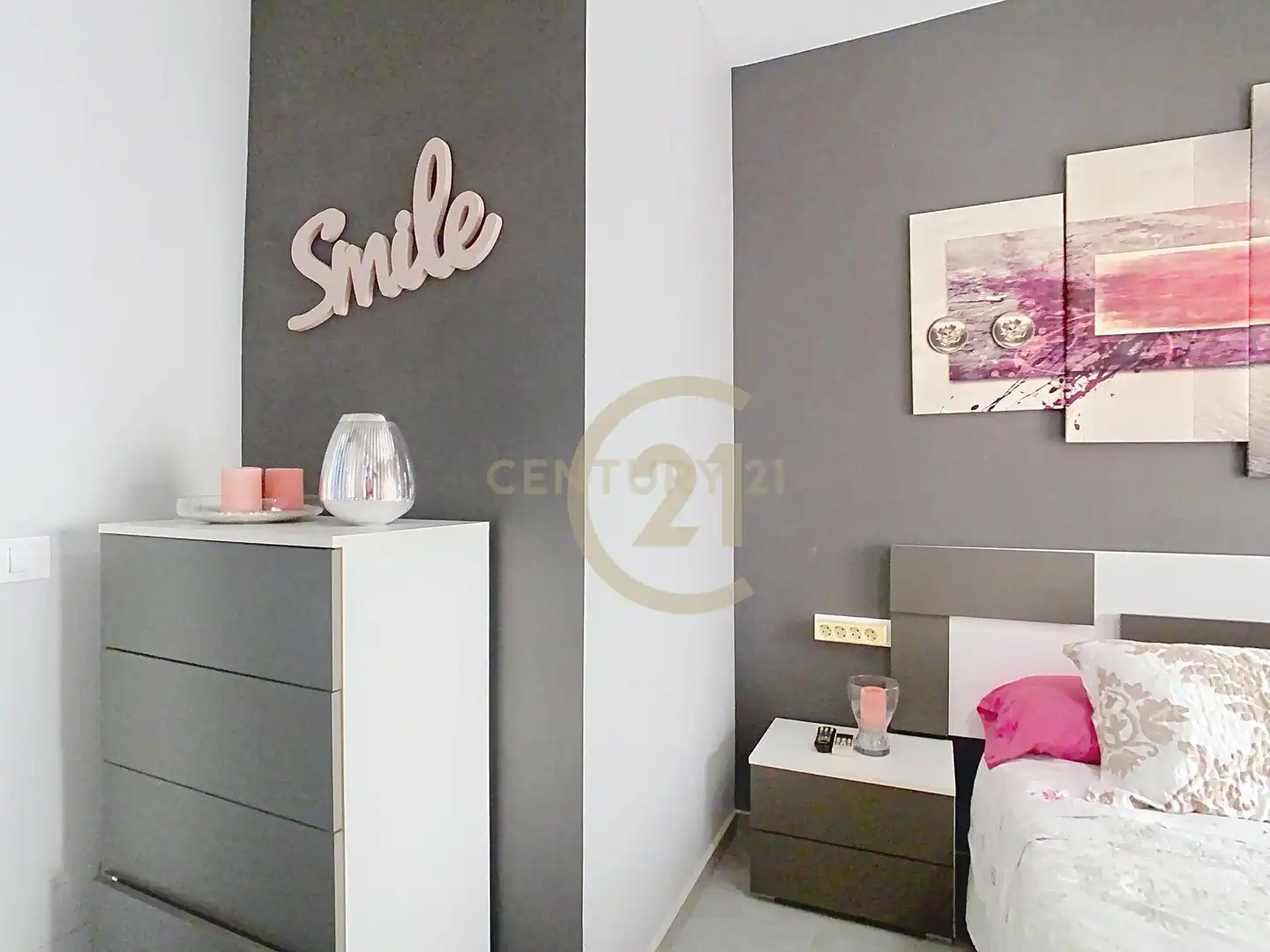 Habitación de Apartamento en venta en Álora con Aire acondicionado, Alarma y Piscina comunitaria