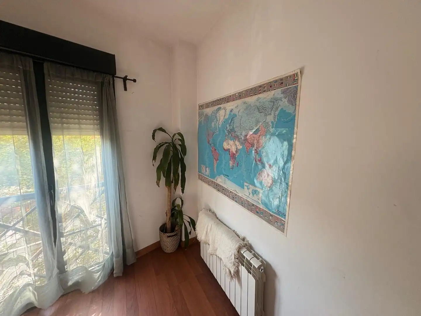 Schlafzimmer von Wohnung zur Miete in Madrid mit Heizung und Balkon