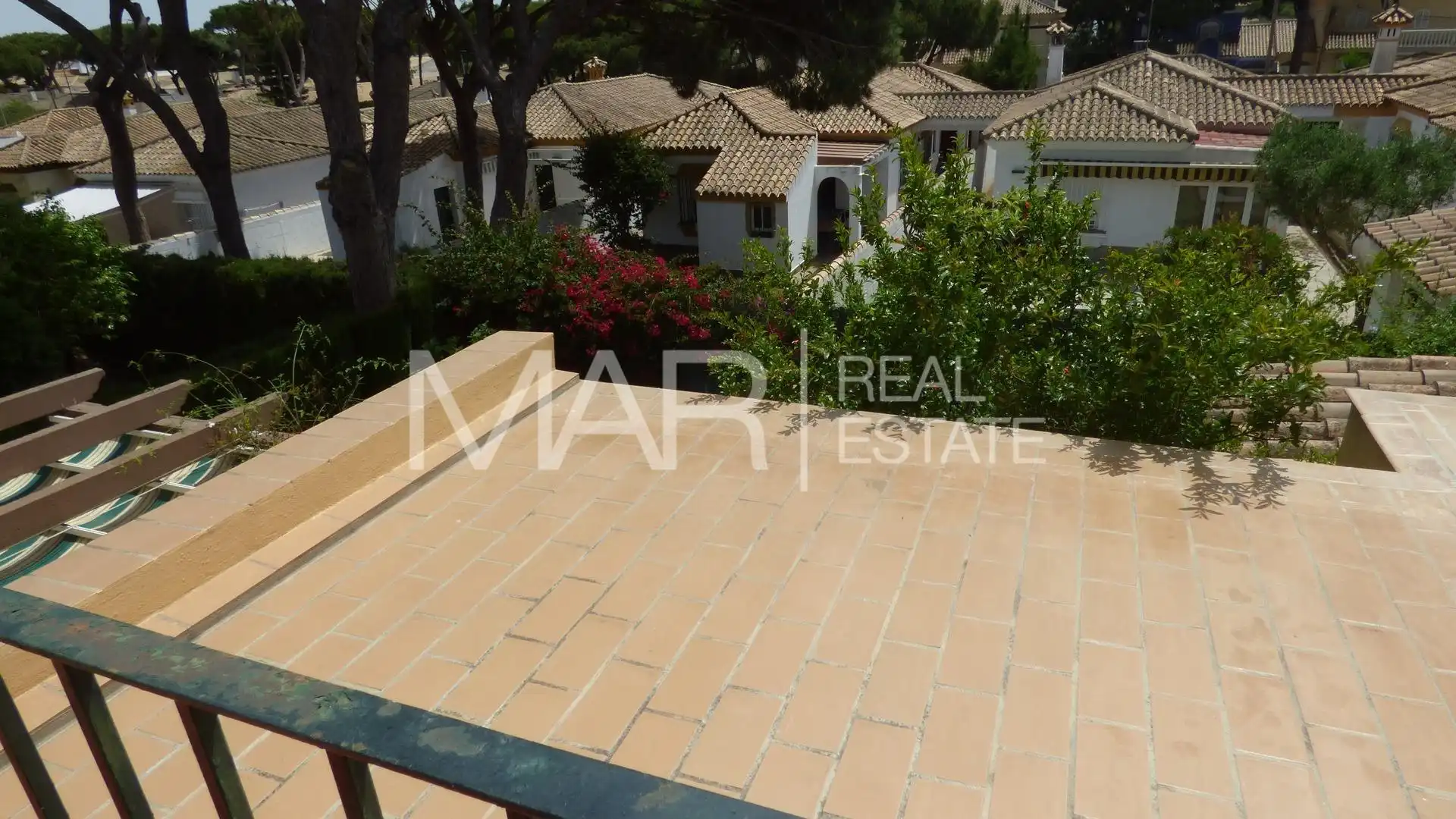 Terrassa de Casa o xalet en venda en Chiclana de la Frontera amb Aire condicionat, Jardí privat i Terrassa