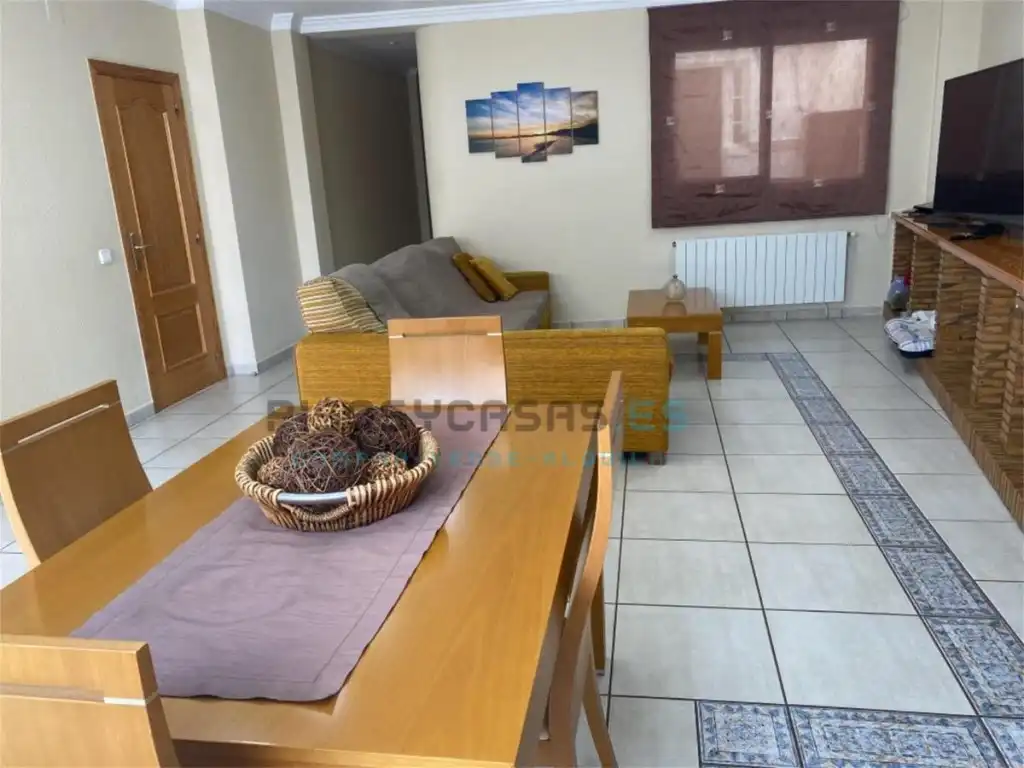 Sala de estar de Casa adosada en venta en Yátova con Aire acondicionado, Terraza y Balcón