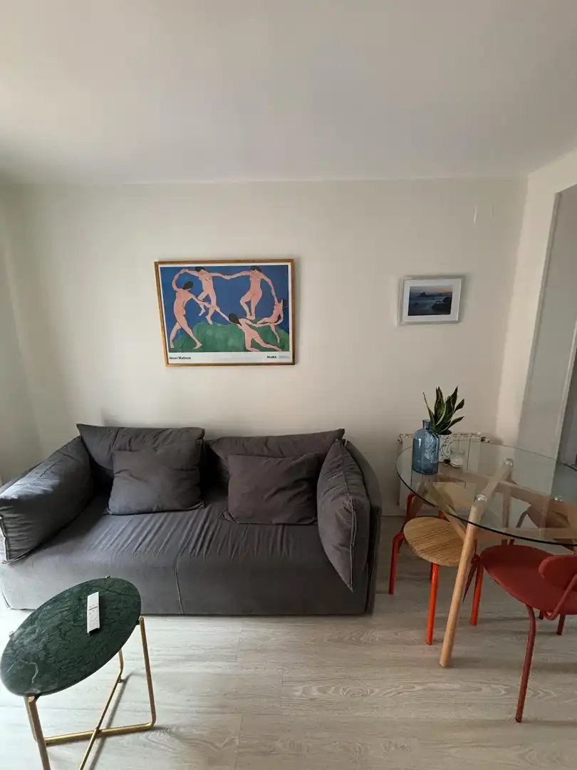 Wohnzimmer von Wohnung zur Miete in Madrid mit Klimaanlage, Privatgarten und Möbliert