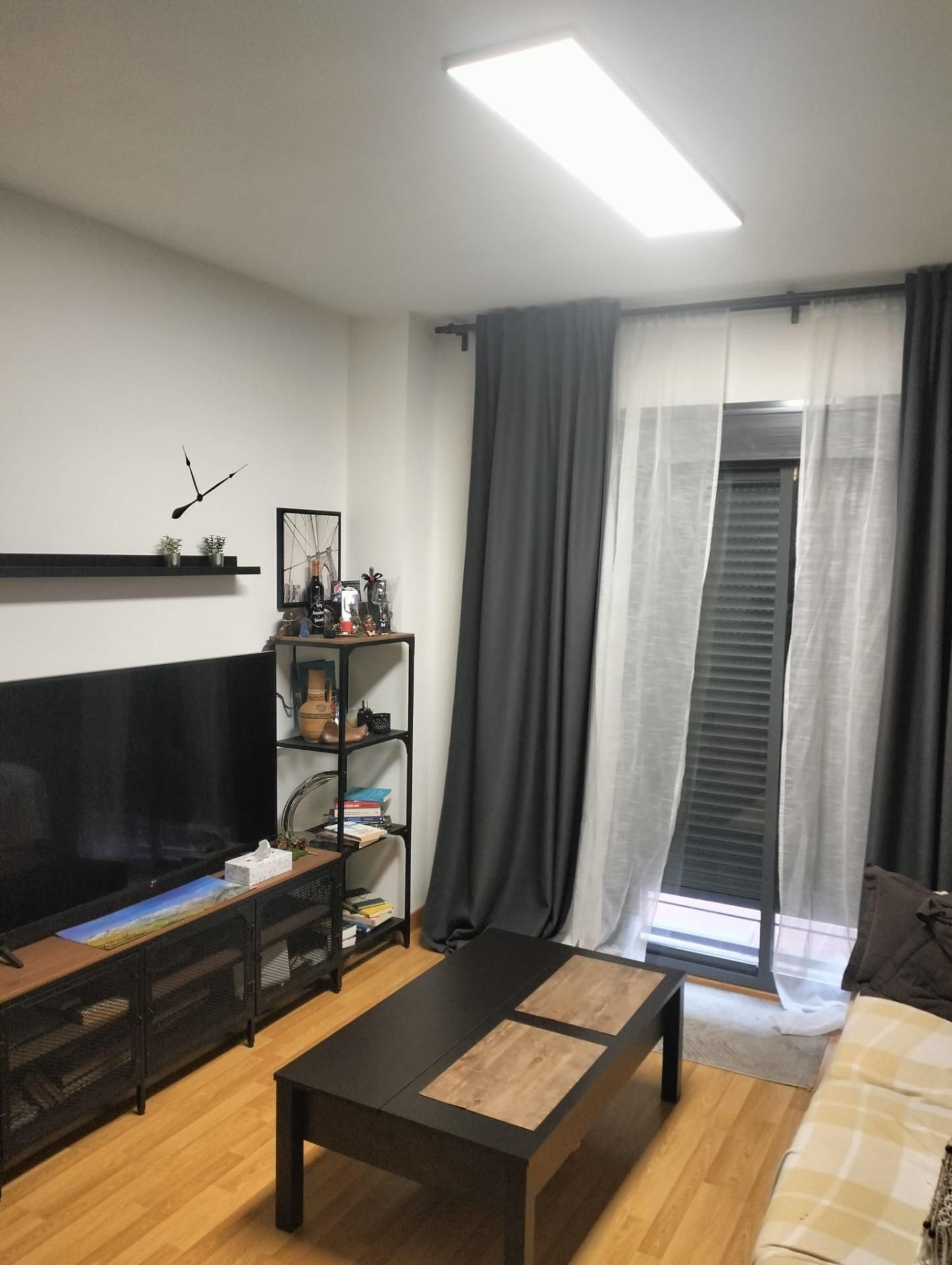 Sala d'estar de Planta baixa en venda en Cedillo del Condado amb Calefacció i Traster