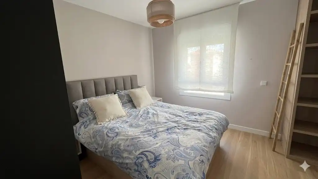 Habitación de Piso en venta en Madrid con Calefacción, Terraza y Trastero