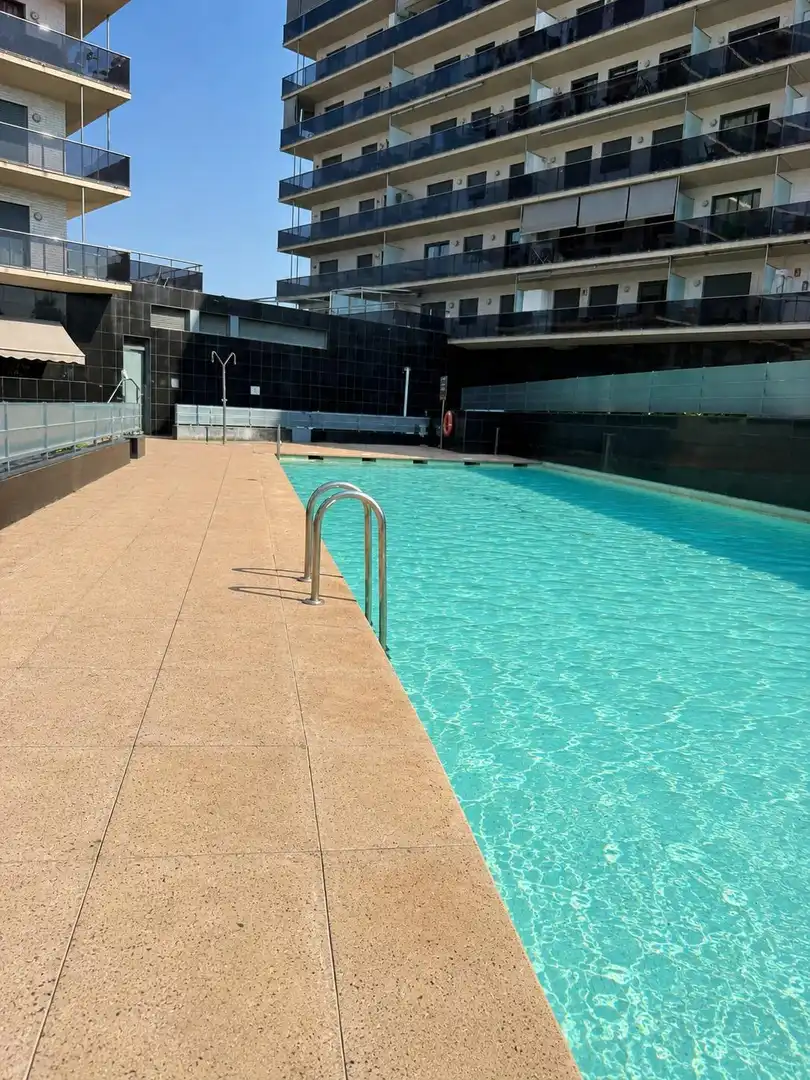 Piscina de Apartamento en venta en L'Ampolla con Aire acondicionado, Terraza y Amueblado