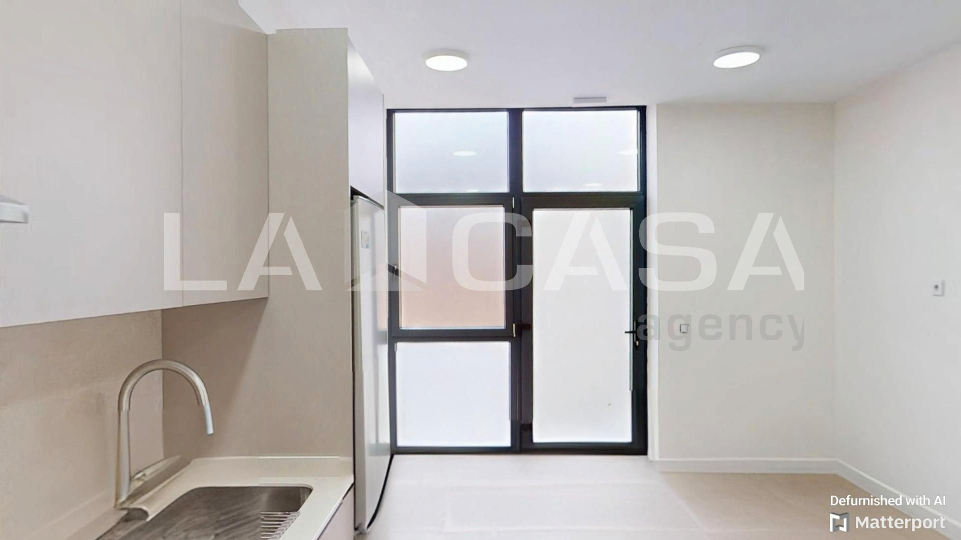 Flat for sale in  Valencia Capital  with Air Conditioner and Heating